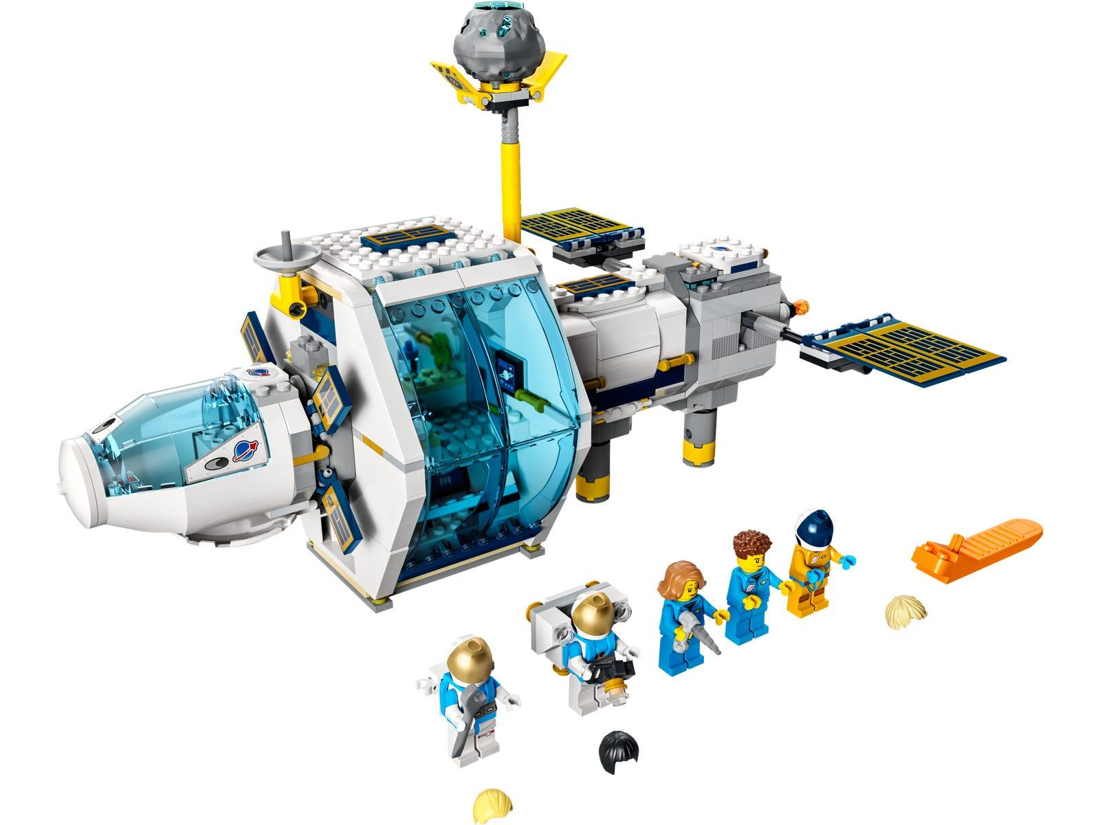 Lunar Space Station